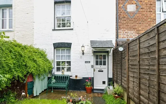 Pip' s Cottage 1