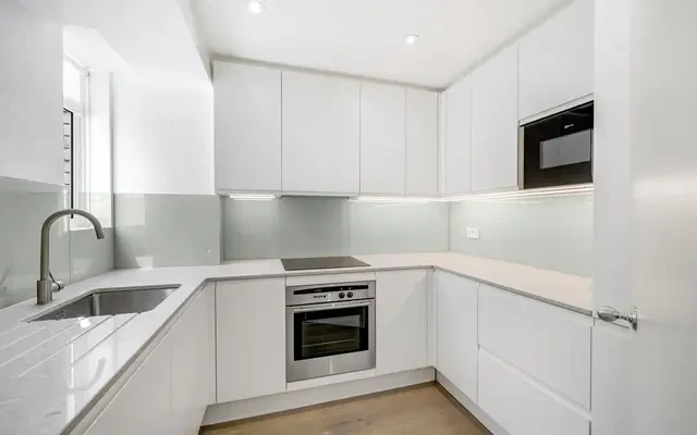 37 Duke Street, St James's, London, SW1Y 6DF 1