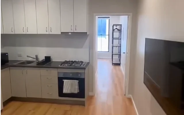 11 Smail St 2