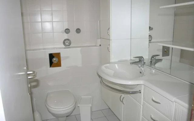 Eisenacher Str. 19DE-01-120M 4
