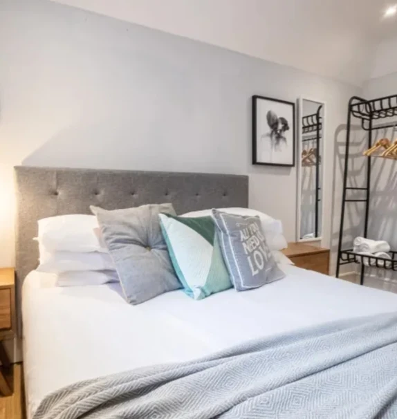 London Place Apartments