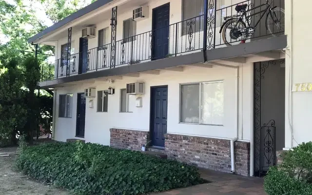 750 B Street 4
