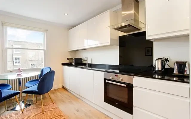 Cambridge Gardens, London, W10 5UD 1
