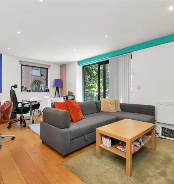 LH-161 Kingsland Road