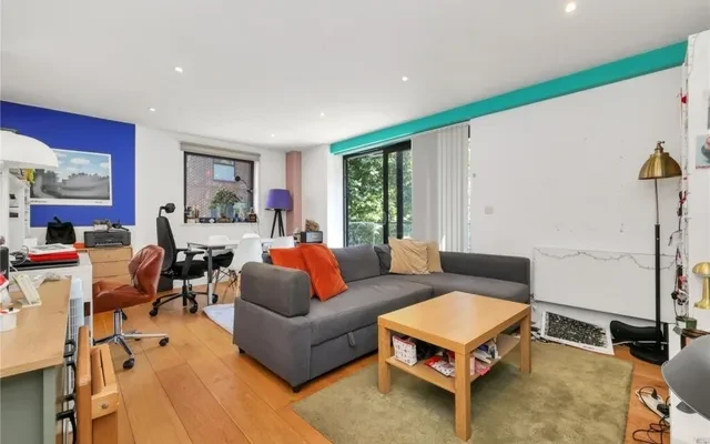 LH-161 Kingsland Road 0