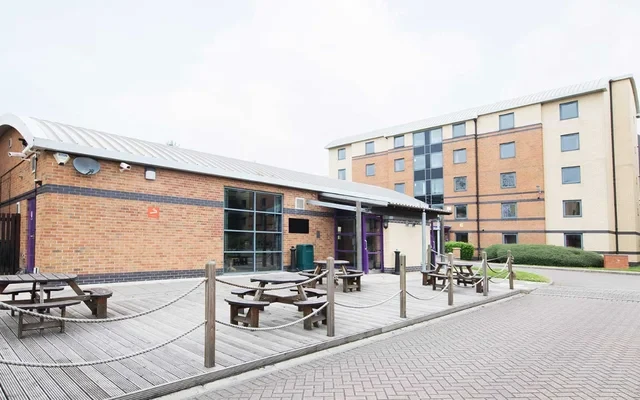 Clarence Dock Village 4