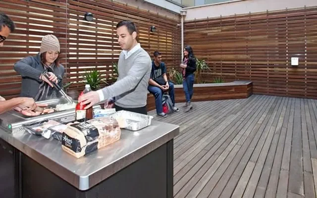 Student Living - 740 Swanston 4