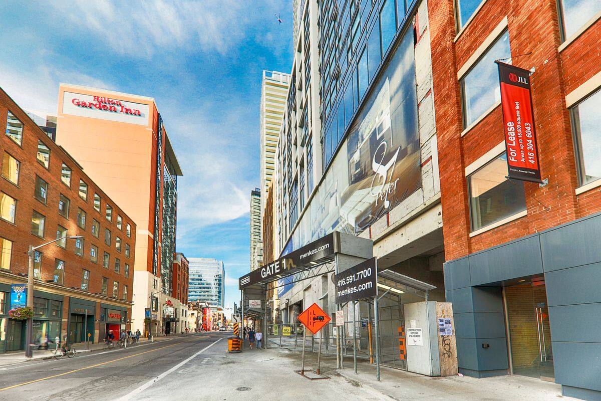 87 Peter St