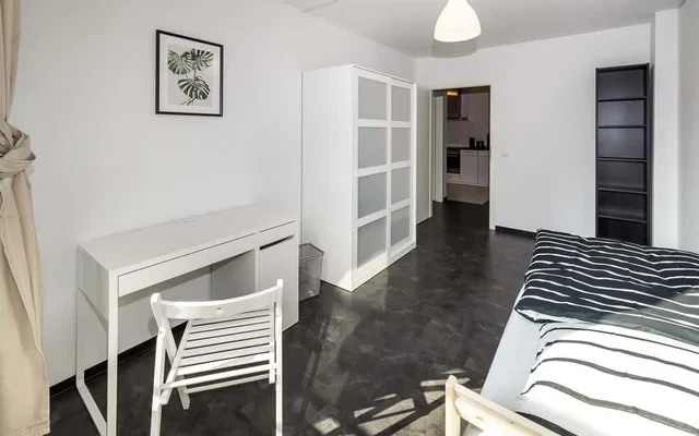 Weserstrasse 40DE-04-017M 1