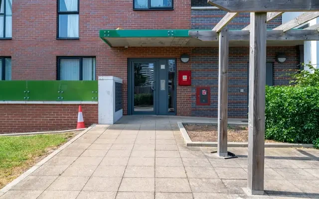 Matthews Close 12120# 3