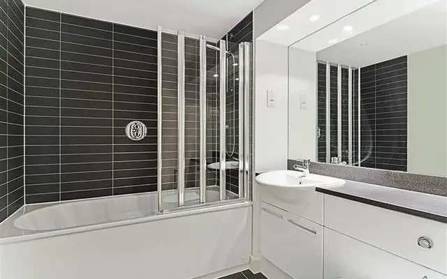 Alaska Apartments, Western Gateway, Royal Docks, London, E16 1BW 4