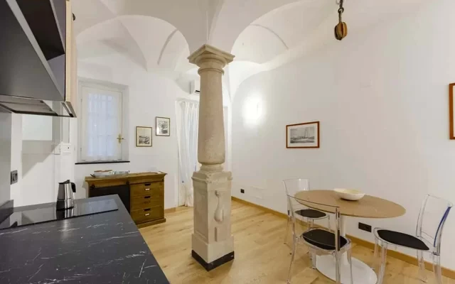 Nel Centro Storico vicino all'Acquario 4