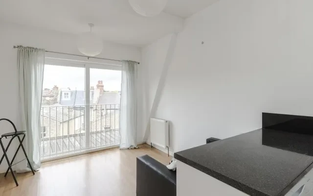 LH-Leopold Road - London student accommodation