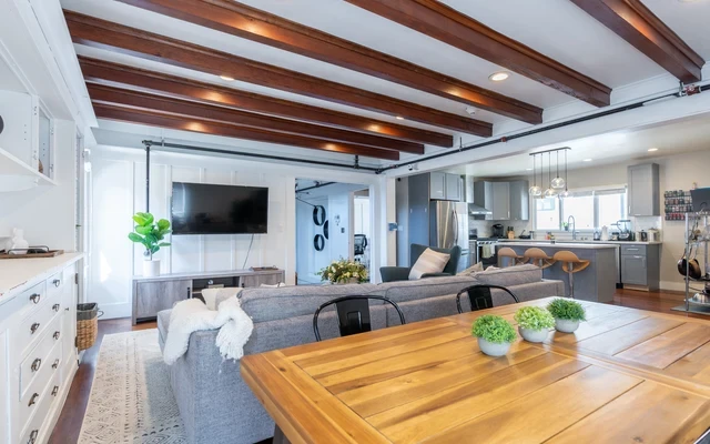 2901 Channing 3