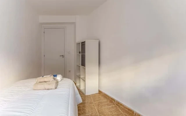 Piso de 4 habitaciones en Aiora 3