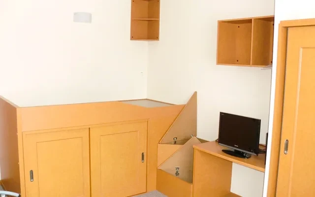 レオパレスアップルハイツ 303号室 2