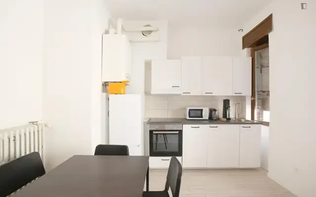 Welcoming double bedroom next to Istituto Superiore di Scienza dell’Automobile di Modena 2