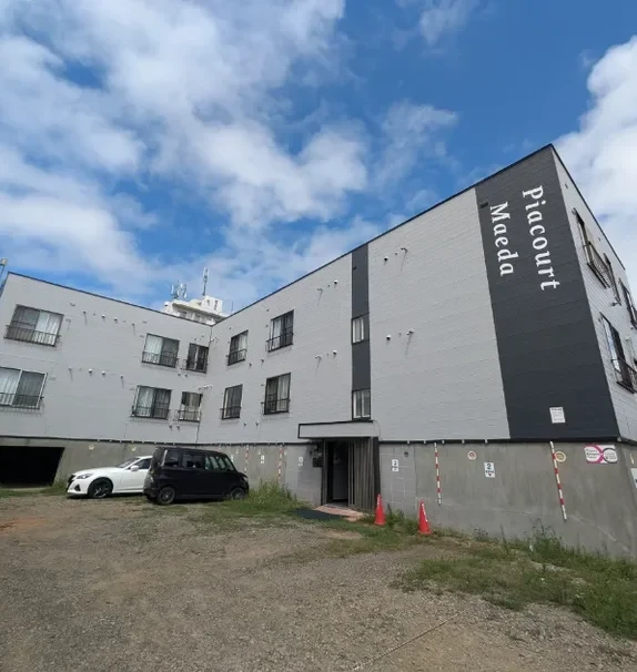 Pier Court Maeda