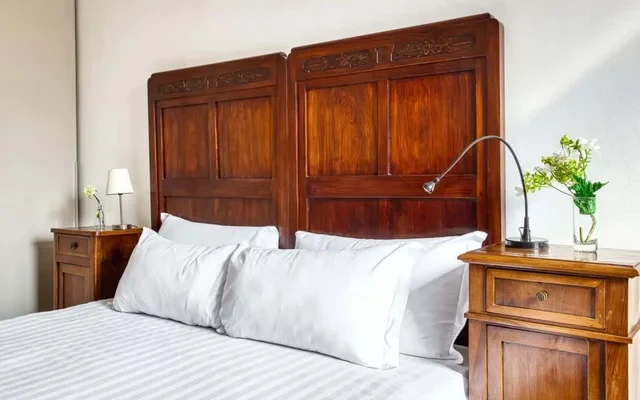 Classic 1-bed flat w/ balcony 1