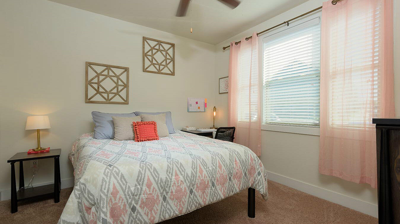 4 Bed 4.5 Bath Cloverhurst