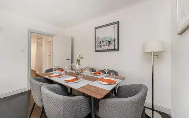 Clarges Street, London, W1J 8AE 4