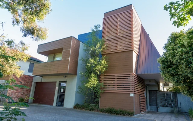 1023 Dandenong Road 1