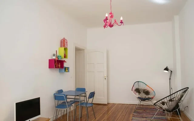 Trendy luminous 2 room appartment with high ceilings Prenzlauer Berg 2
