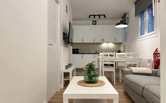 Calle de Sahagun, 14 (ONLY STUDENTS) 2