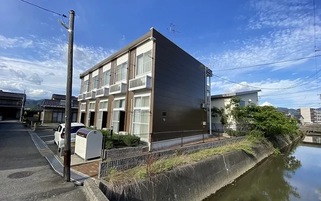 レオパレスアムール田野浦 0