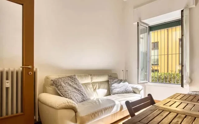 Adorable 1-bed flat near centre 0