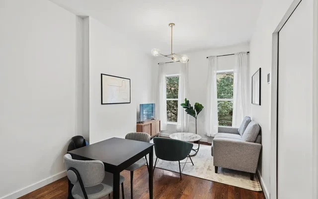 #542 - Full Bedroom A 4