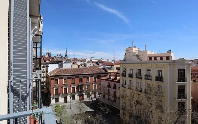 entire place de la Pasa 4