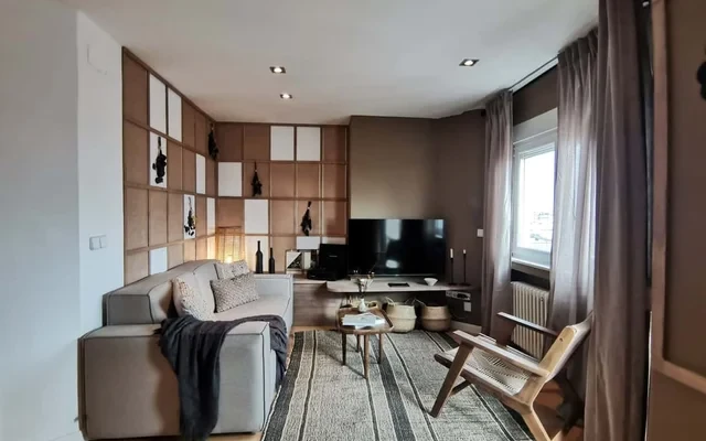 Triana - 1 bedroom apartment in Trafalgar 0