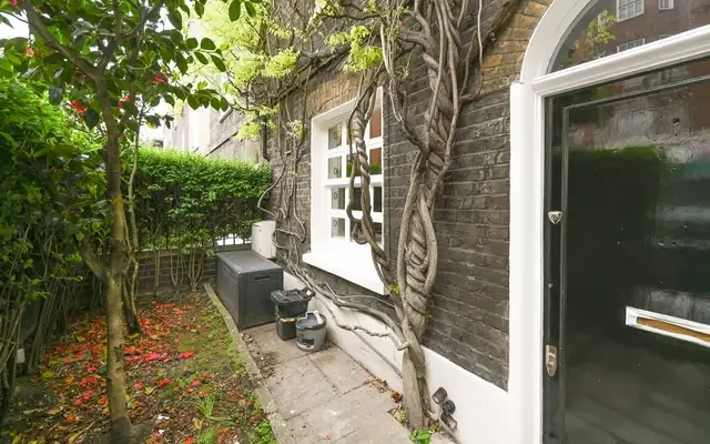 Ebury Bridge Road, Belgravia, SW1W 1
