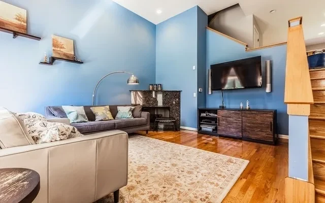 Home Like Cozy Townhouse in Historical Bridgeport 0