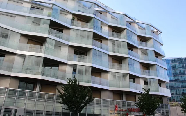 Issy les moulineaux, Near Skema, Universite Paris 9 0