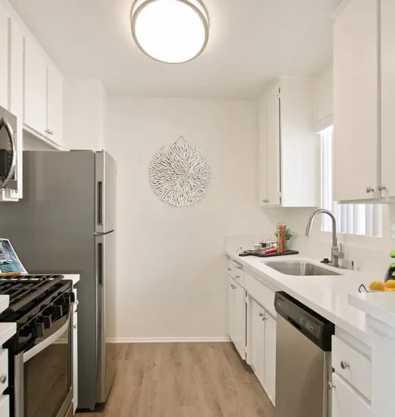 5760 Laurel Canyon Apartments