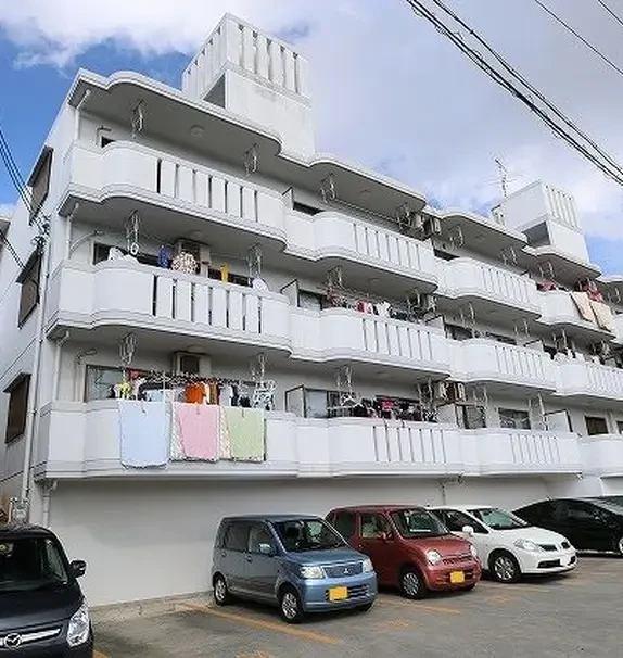 コーポ外間 2階