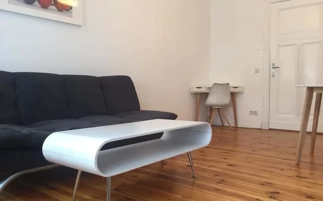 Maxima - charmante 2-Zimmer-Altbauwohnung mit Balkon 1