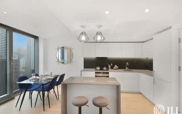 Landmark Pinnacle, London E14 0