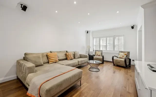 Shillibeer Place, London, W1H 4DJ 3