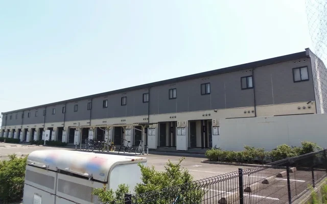 レオパレスラ　プランタン 0