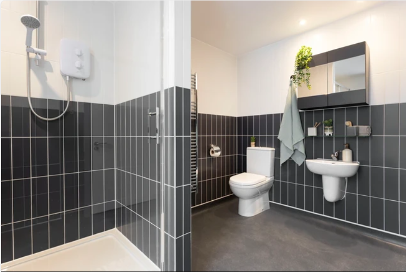 WHEELCHAIR ACCESSIBLE ENSUITE