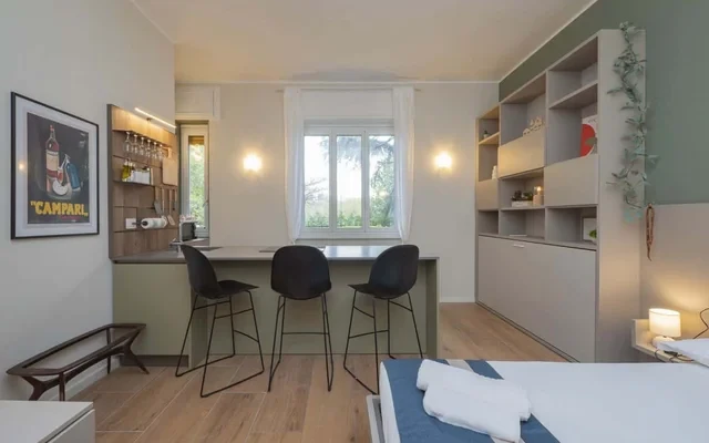 Monolocale in Via Alfonso Capecelatro 81 2
