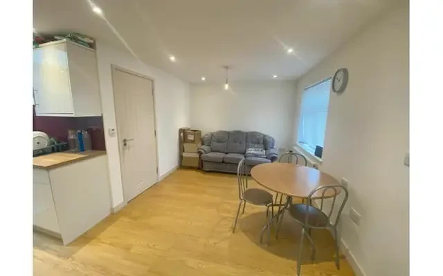 2-4 Beachgrove Road, Bristol, Avon, England, BS16 3 1