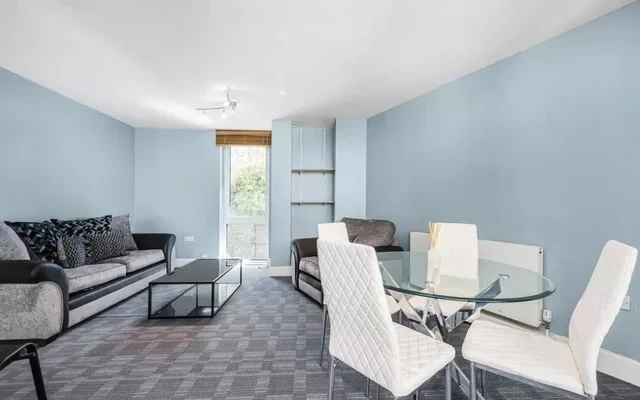 LH-4 Salamanca Place 1