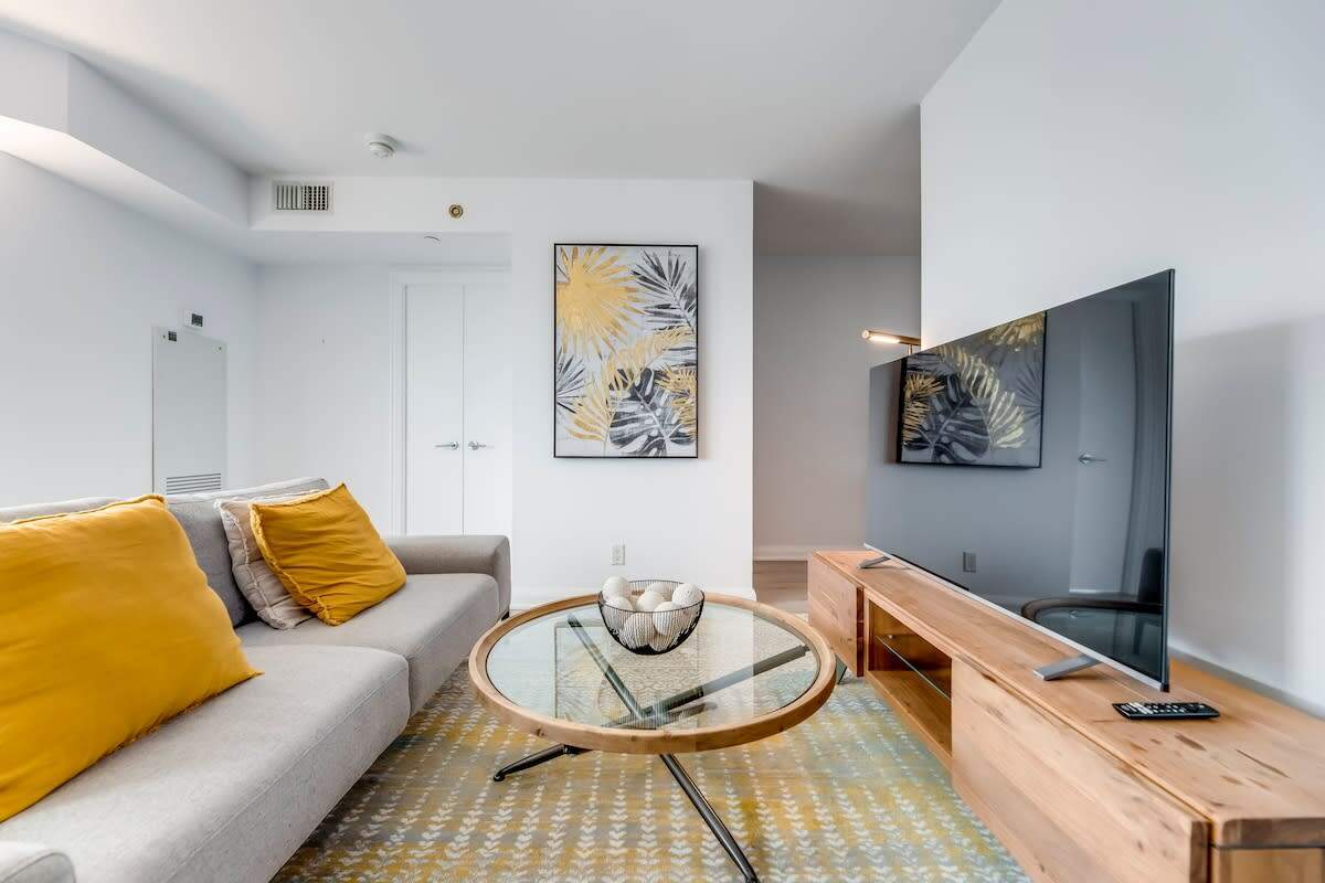 155 yorkville ave #2807