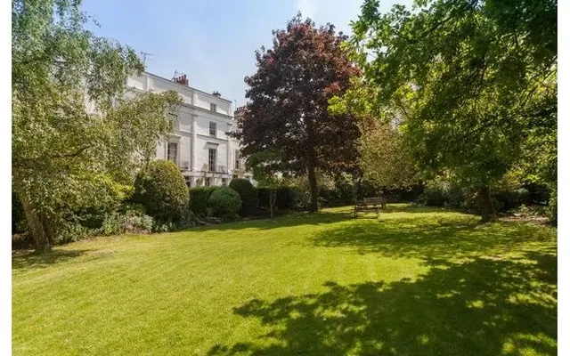 Canynge Square, BS8 3LB 0