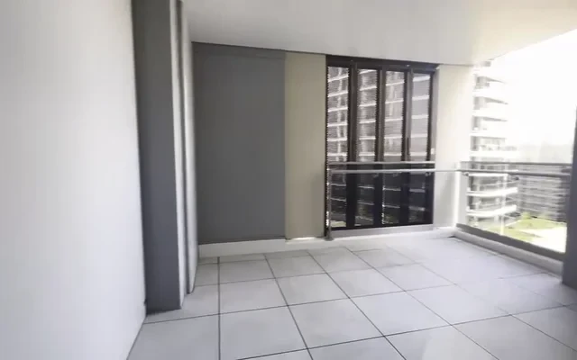 11 Studio Dr 2