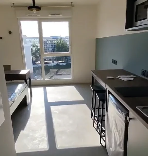 M The Place